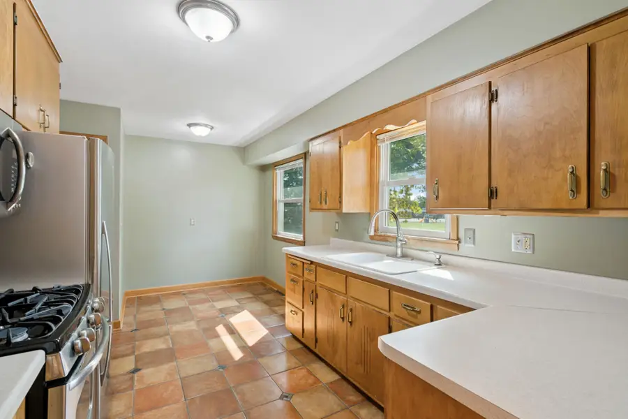 2827 Hampshire Avenue N, Crystal, MN 55427 - Image #3