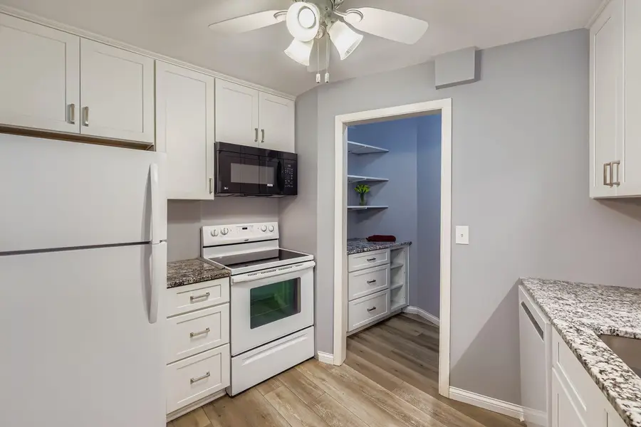 2690 Oxford Street N #209, Roseville, MN 55113 - Image #3