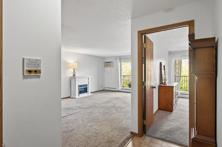 35 Nathan Lane N #223, Plymouth, MN 55441 - Image #3