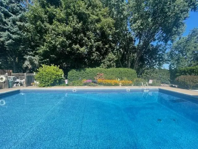 649 Randy Avenue, Shoreview, MN 55126 - Image #2