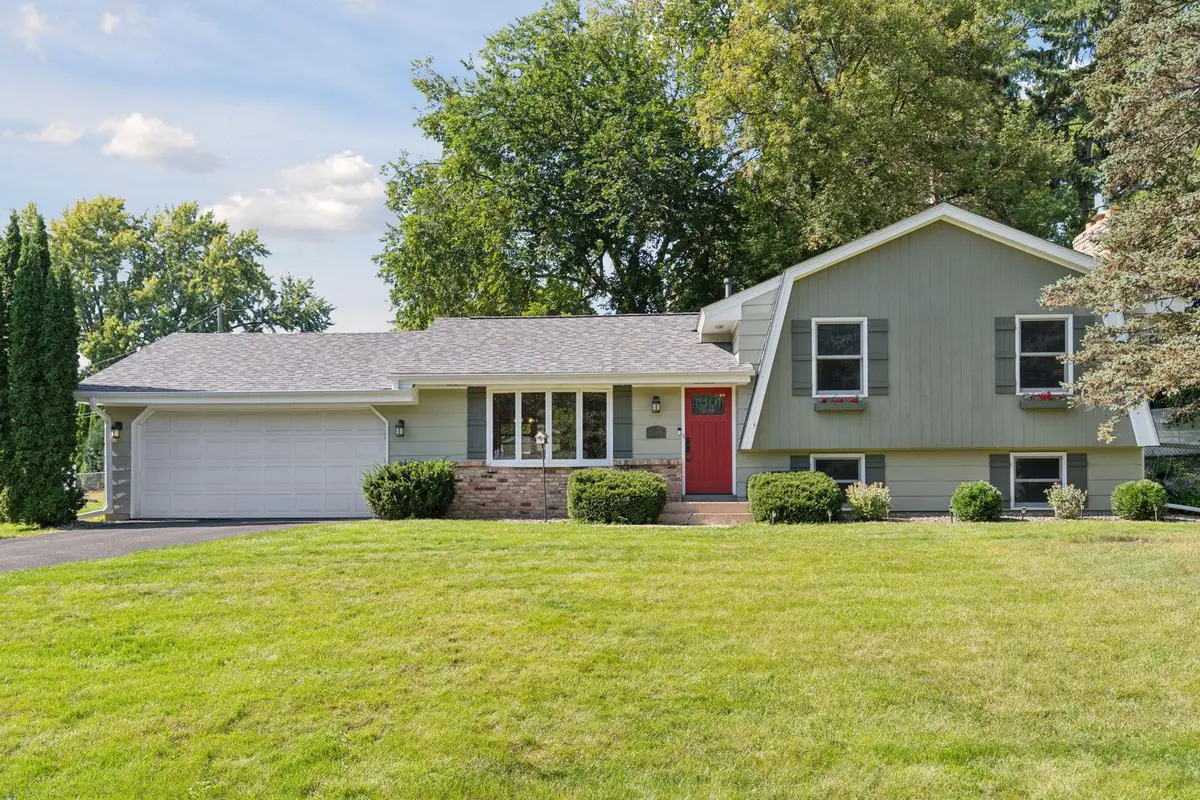 9917 Brookside Circle, Bloomington, MN 55431 - Image #1