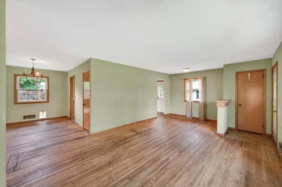 2267 Shawnee Drive, North Saint Paul, MN 55109 - #2