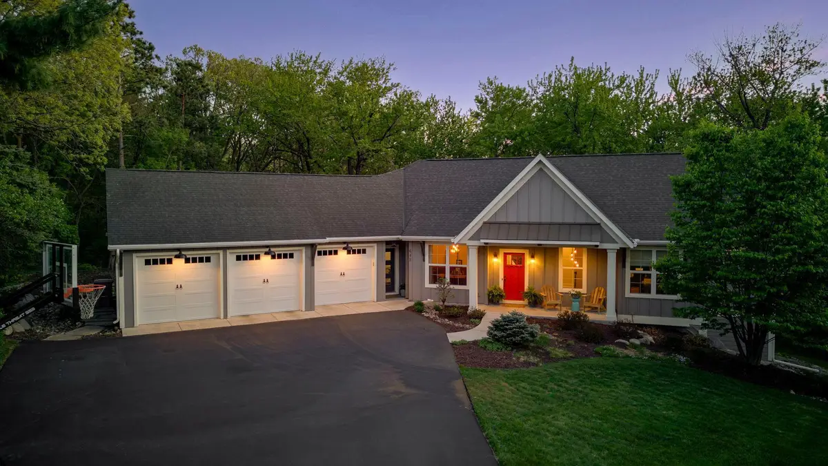 648 Sunset Lane, Mendota Heights, MN 55118 - Image #1