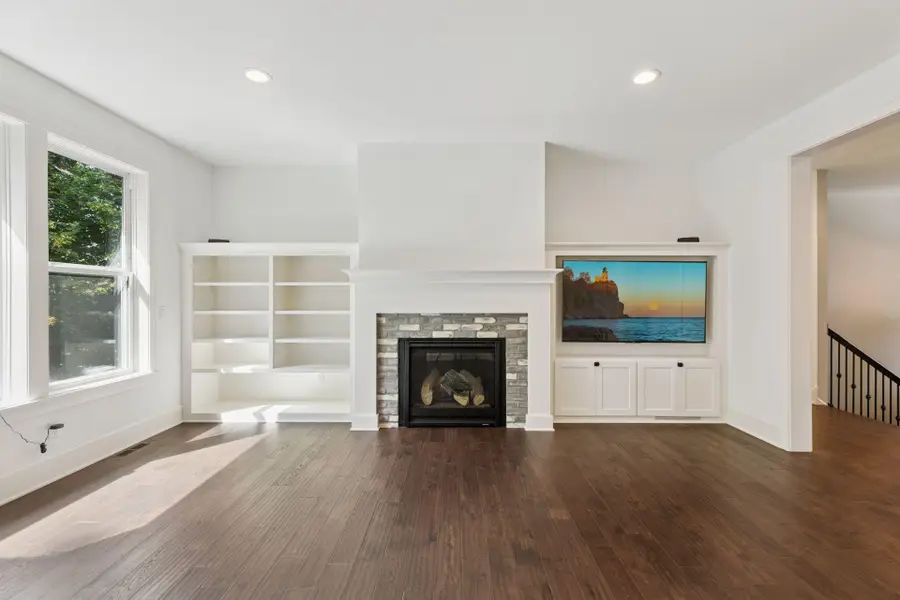 648 Sunset Lane, Mendota Heights, MN 55118 - Image #2