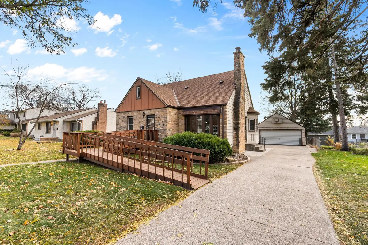 1676 Arlington Avenue E, Saint Paul, MN 55106 - Image #1