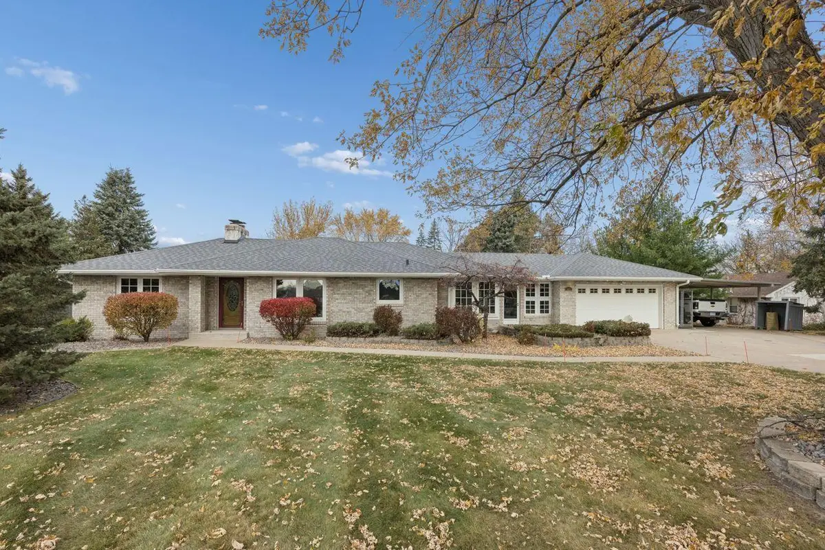 601 Viking Drive E, Little Canada, MN 55117 - Image #1