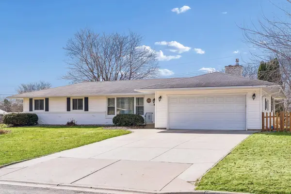 2403 Inca Lane, New Brighton, MN 55112