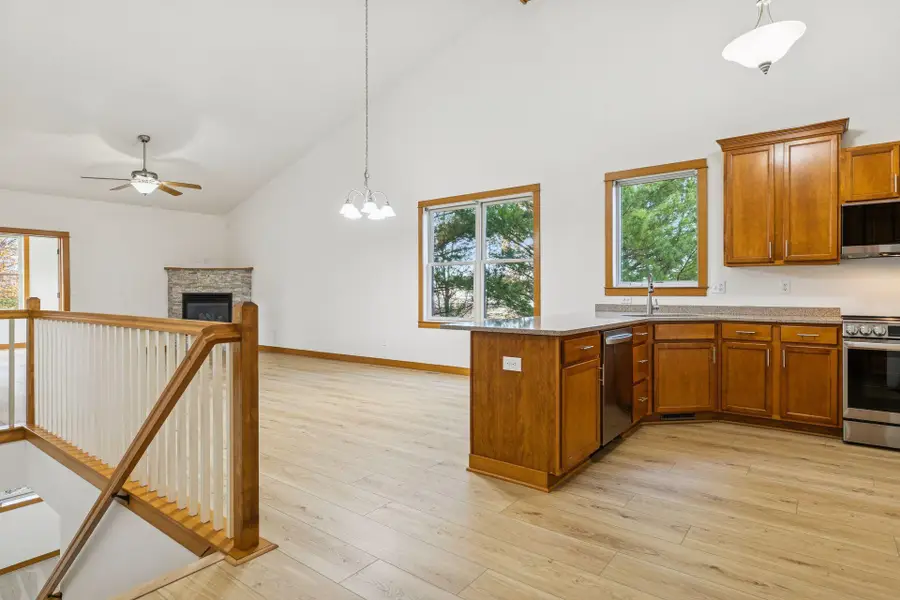 5862 Oakgreen Court N, Oak Park Heights, MN 55082 - Image #3