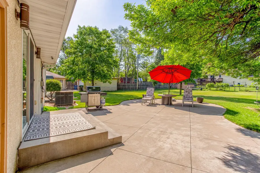 80 Logan Parkway Ne, Fridley, MN 55432 - #3