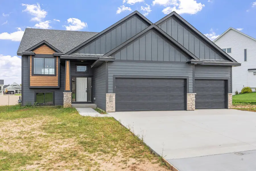 602 Grouse Way, New Richmond, WI 54017 - Image #2