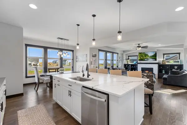 19600 Harbor Drive, Lakeville, MN 55044