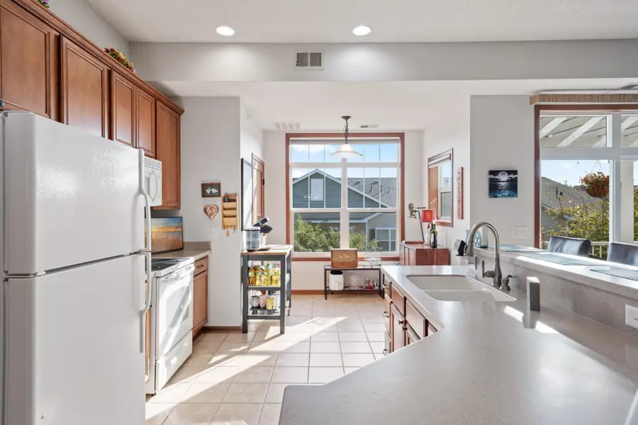 1846 Plymouth Lane #205, Chanhassen, MN 55317 - Image #3