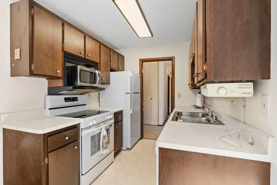 10113 W 34th Street #228, Hopkins, MN 55305 - #3