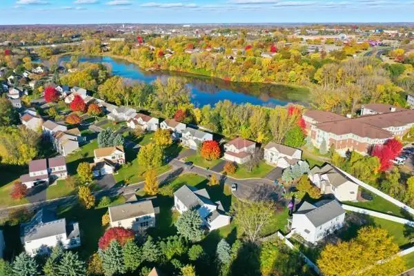 943 Earley Lake Curve, Burnsville, MN 55306 - Image #2