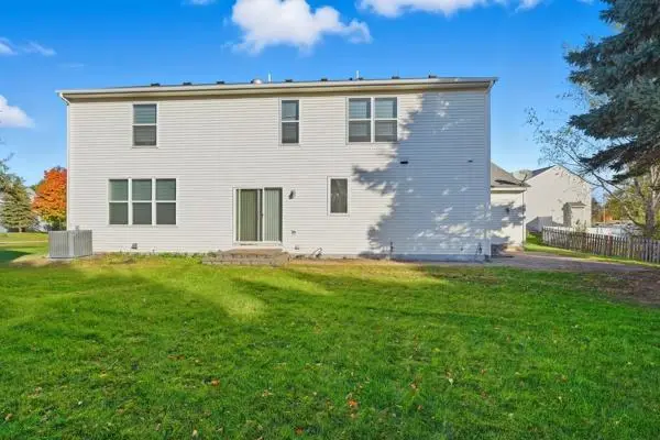 943 Earley Lake Curve, Burnsville, MN 55306 - Image #3