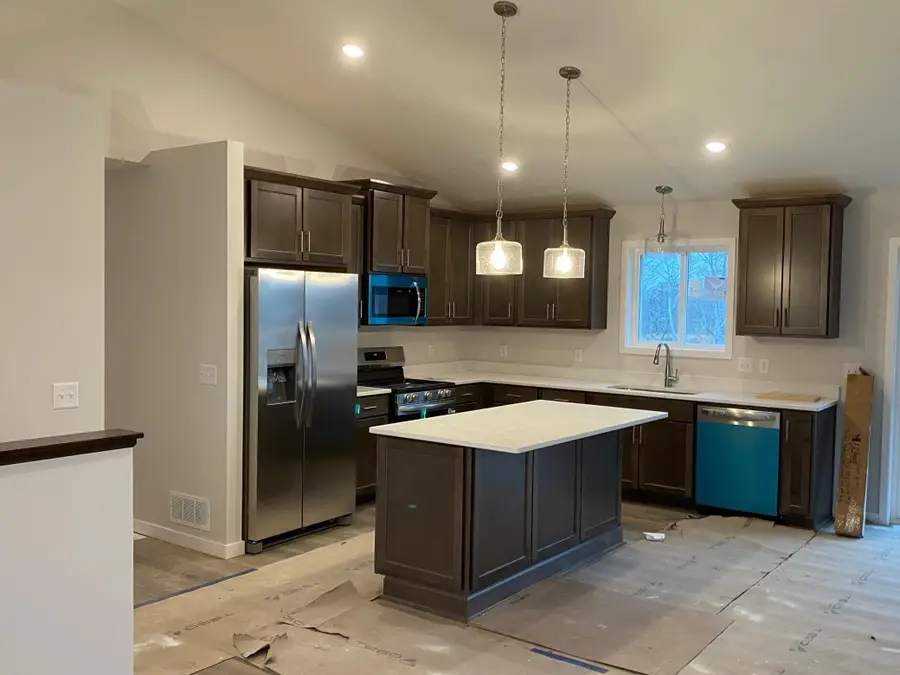 37583 Greenwich Court, North Branch, MN 55056 - Image #3