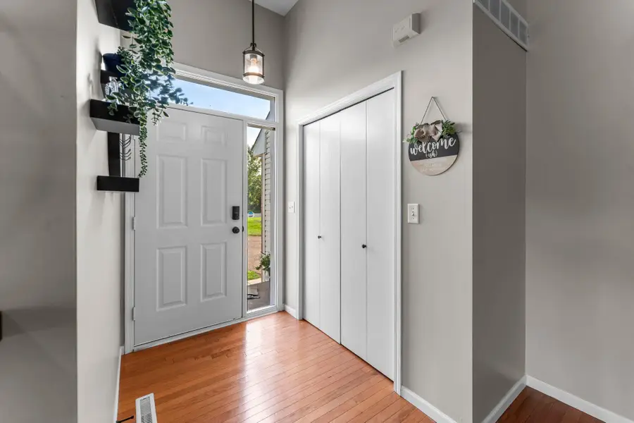 291 Appleblossom Lane E, Shakopee, MN 55379 - Image #3