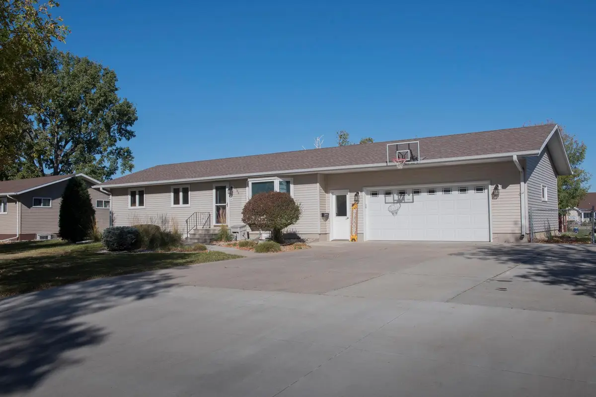 706 3rd Avenue Ne, Hillsboro, ND 58045 - Image #1