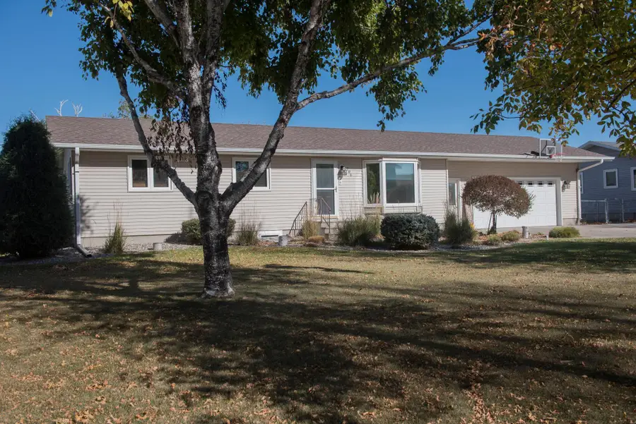 706 3rd Avenue Ne, Hillsboro, ND 58045 - Image #3