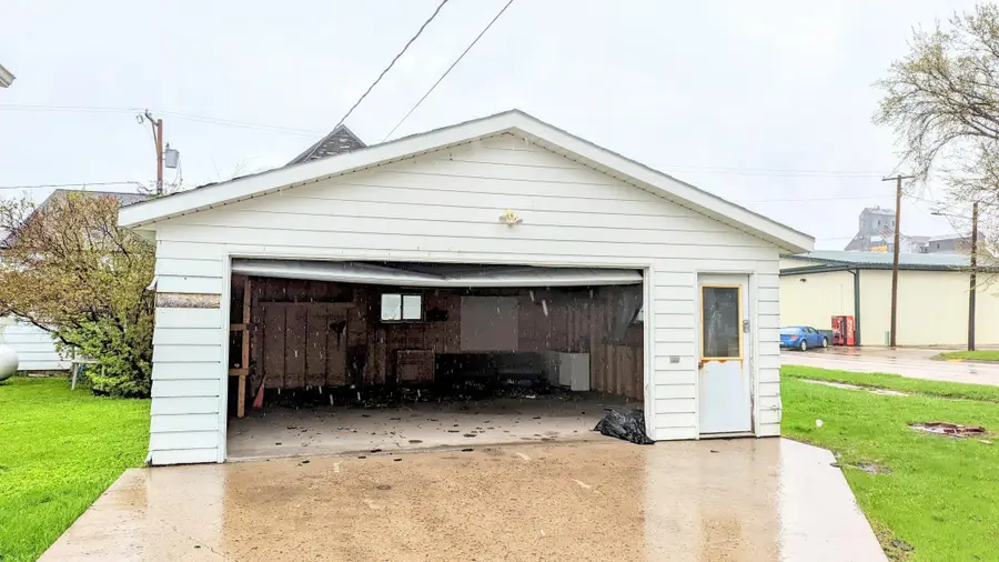 800 Burke Avenue, Harvey, ND 58341 - #3