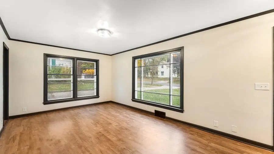 545 4th Avenue Sw, Hutchinson, MN 55350 - Image #3