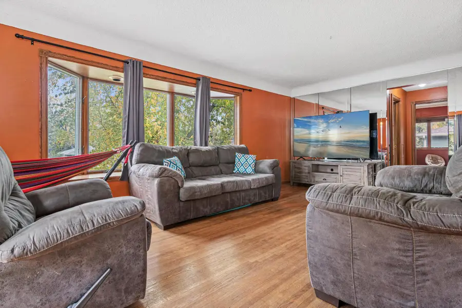 13817 Thomas Avenue S, Burnsville, MN 55337 - Image #2