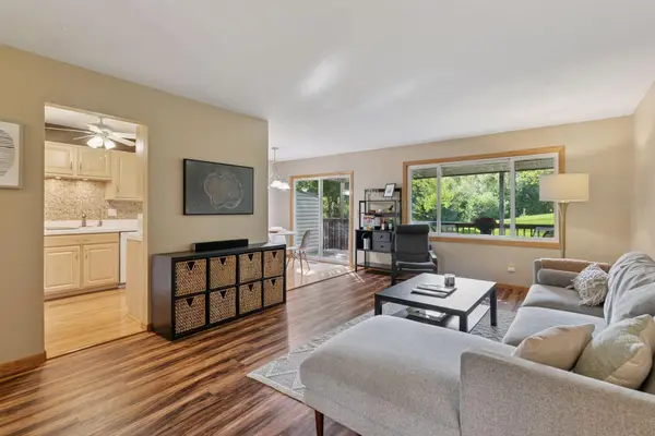 146 River Woods Lane, Burnsville, MN 55337