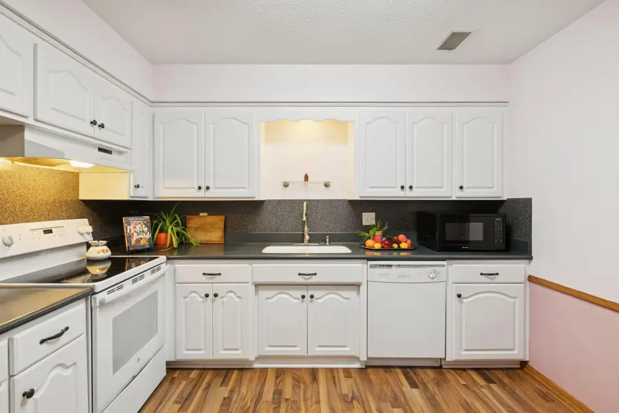 3511 37th Avenue Ne, Saint Anthony, MN 55421 - Image #3