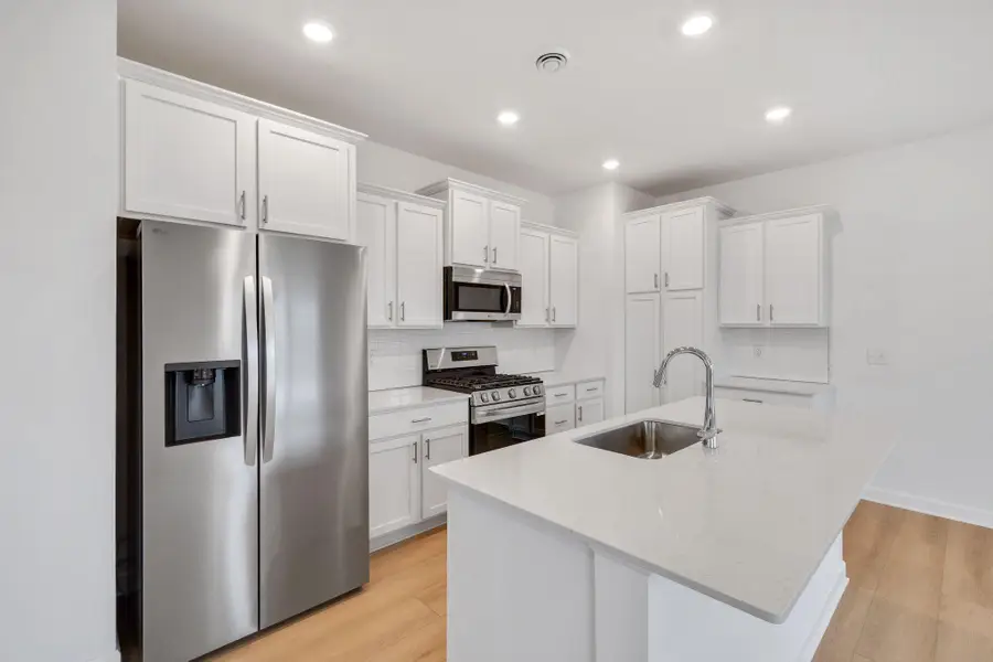 18379 Glandon Pass, Lakeville, MN 55068 - Image #3