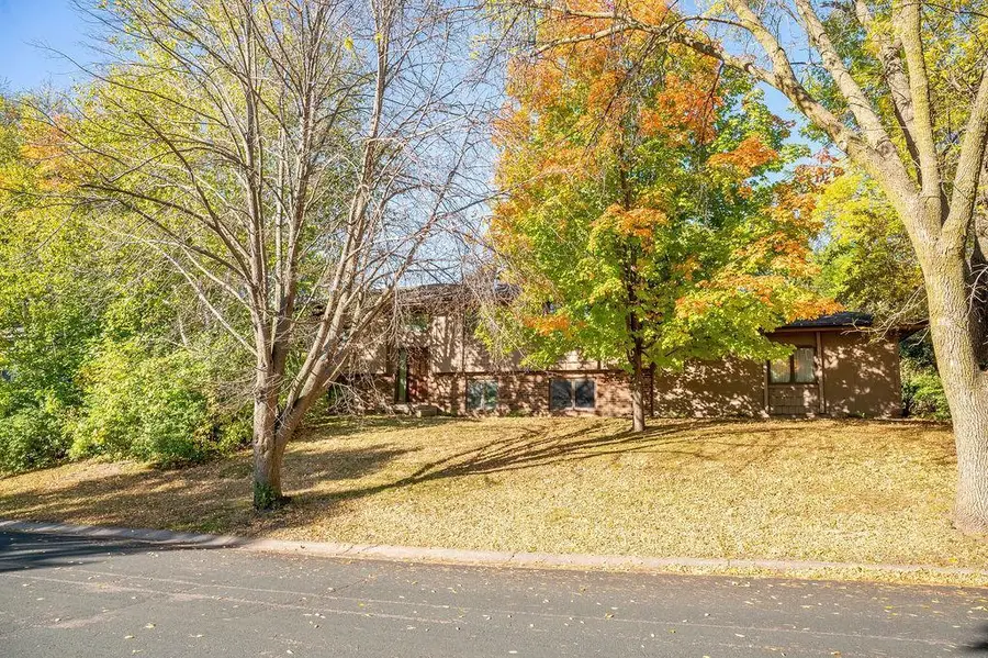 7585 Lanewood Lane N, Maple Grove, MN 55311 - Image #2