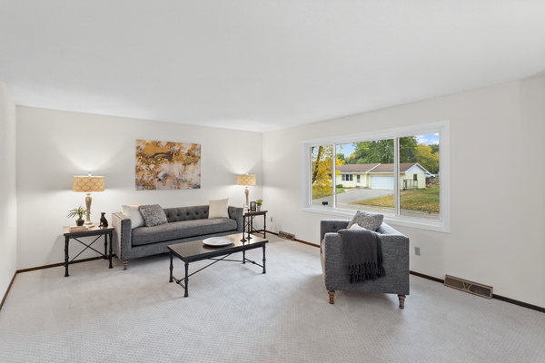 20420 Hughes Avenue W, Lakeville, MN 55044