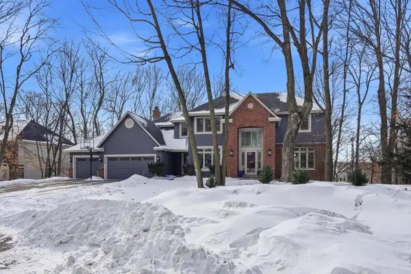 6340 Summit Circle, Chanhassen, MN 55317