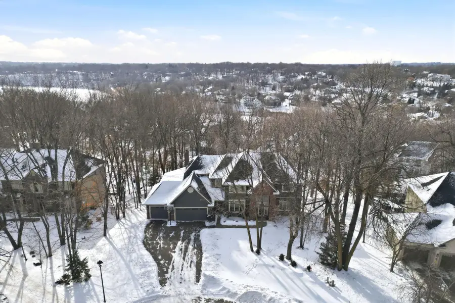 6340 Summit Circle, Chanhassen, MN 55317 - Image #2