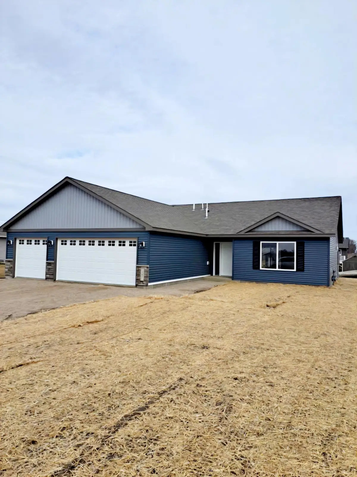 630 Cedar Ridge Avenue, Le Center, MN 56057 - Image #1