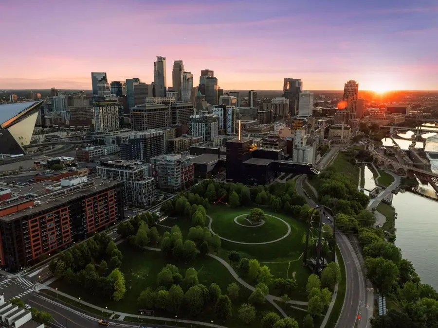 1111 W River Parkway #33A, Minneapolis, MN 55415 - Image #2