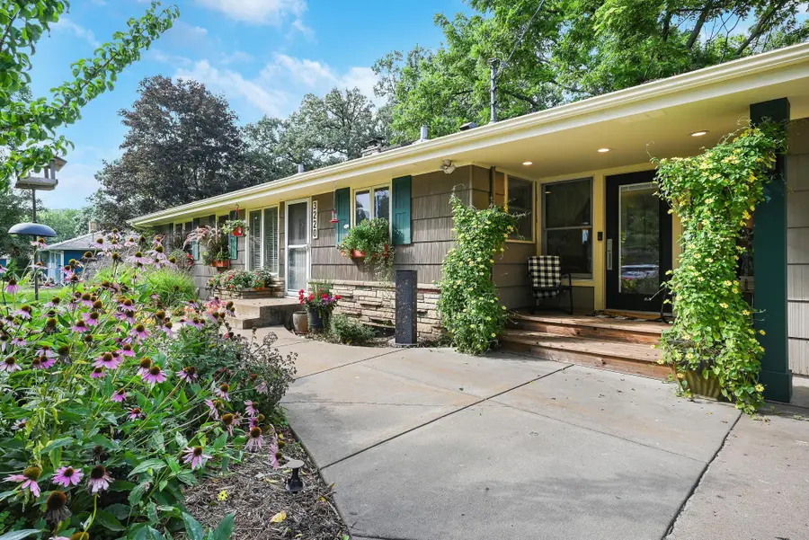 3220 Harmony Circle, Burnsville, MN 55337 - Image #2