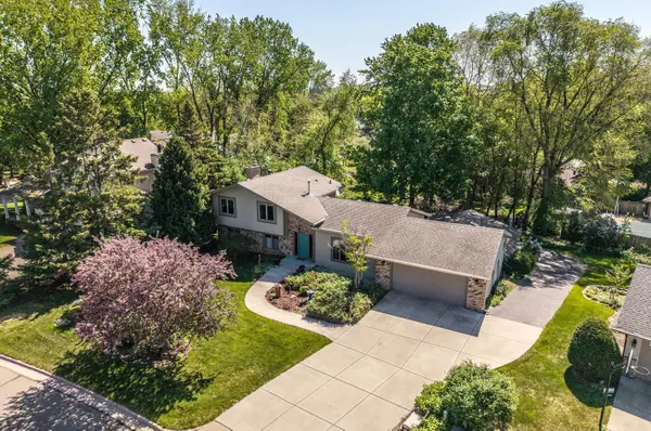 15505 Logarto Lane, Burnsville, MN 55306