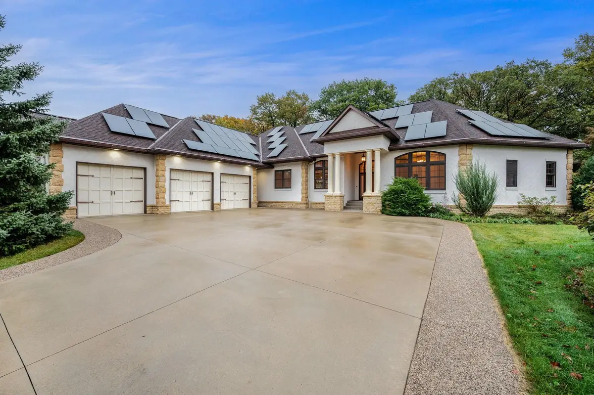 221 Woodhill Court, Mankato, MN 56001 - #1