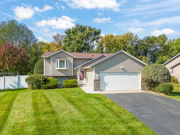 16111 Goodview Way, Lakeville, MN 55044