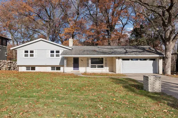 1490 3rd Street Nw, New Brighton, MN 55112