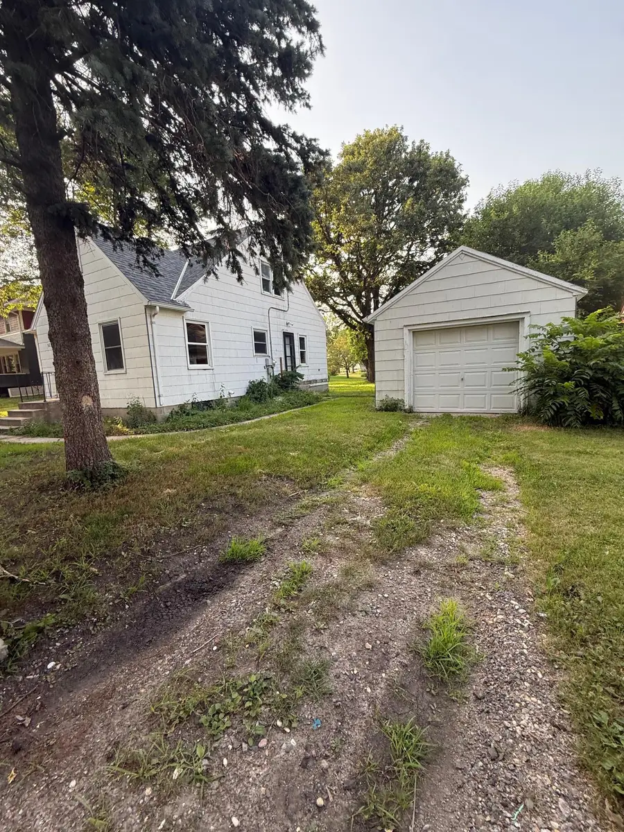 523 E 11th Street, Gibbon, MN 55335 - #3
