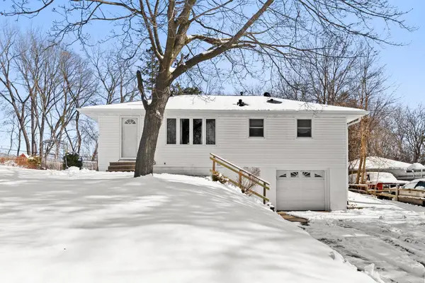 305 Greystone Avenue N, Oakdale, MN 55128