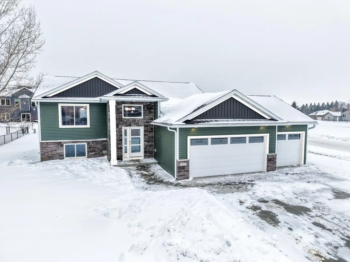 809 5th Avenue Nw, Dodge Center, MN 55927 - Image #1