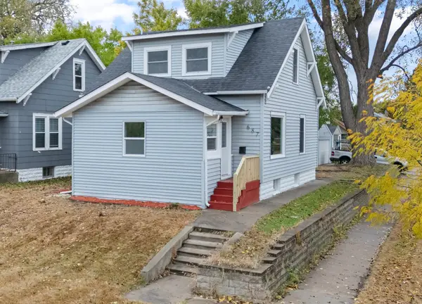 687 Lexington Parkway N, Saint Paul, MN 55104