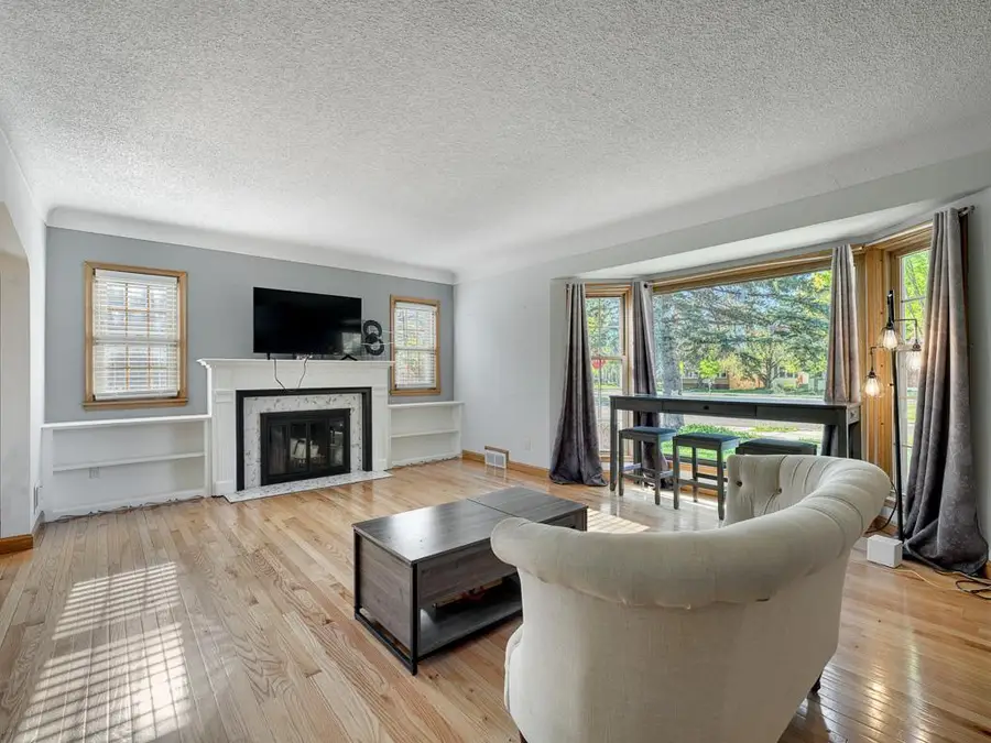 775 Wheelock Parkway E, Saint Paul, MN 55106 - #3
