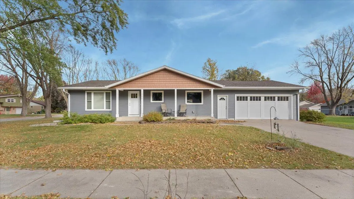 904 15th Avenue Sw, Willmar, MN 56201 - Image #1