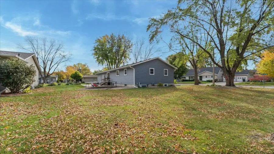 904 15th Avenue Sw, Willmar, MN 56201 - Image #2