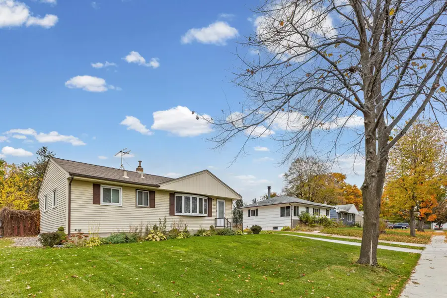 1040 3rd Street Nw, New Brighton, MN 55112 - Image #2