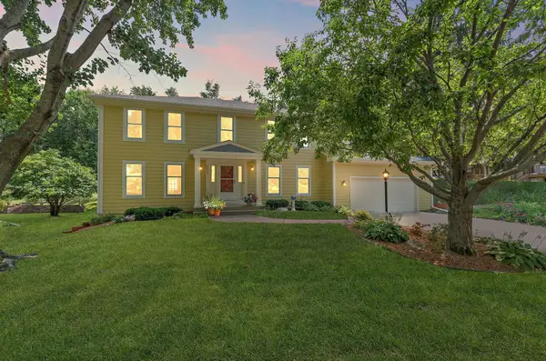 8043 Galway Road, Woodbury, MN 55125