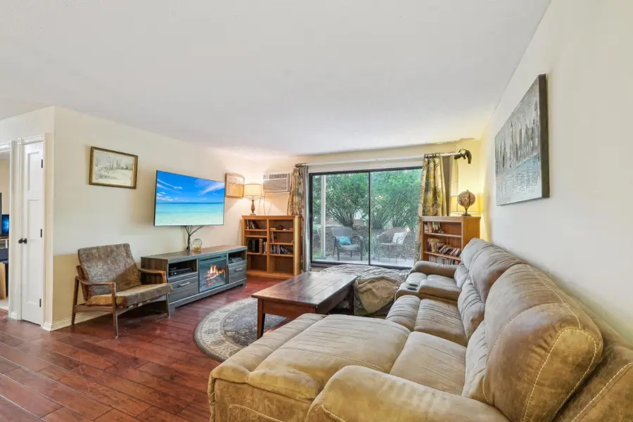 4004 Foss Road #101, Saint Anthony, MN 55421 - Image #3